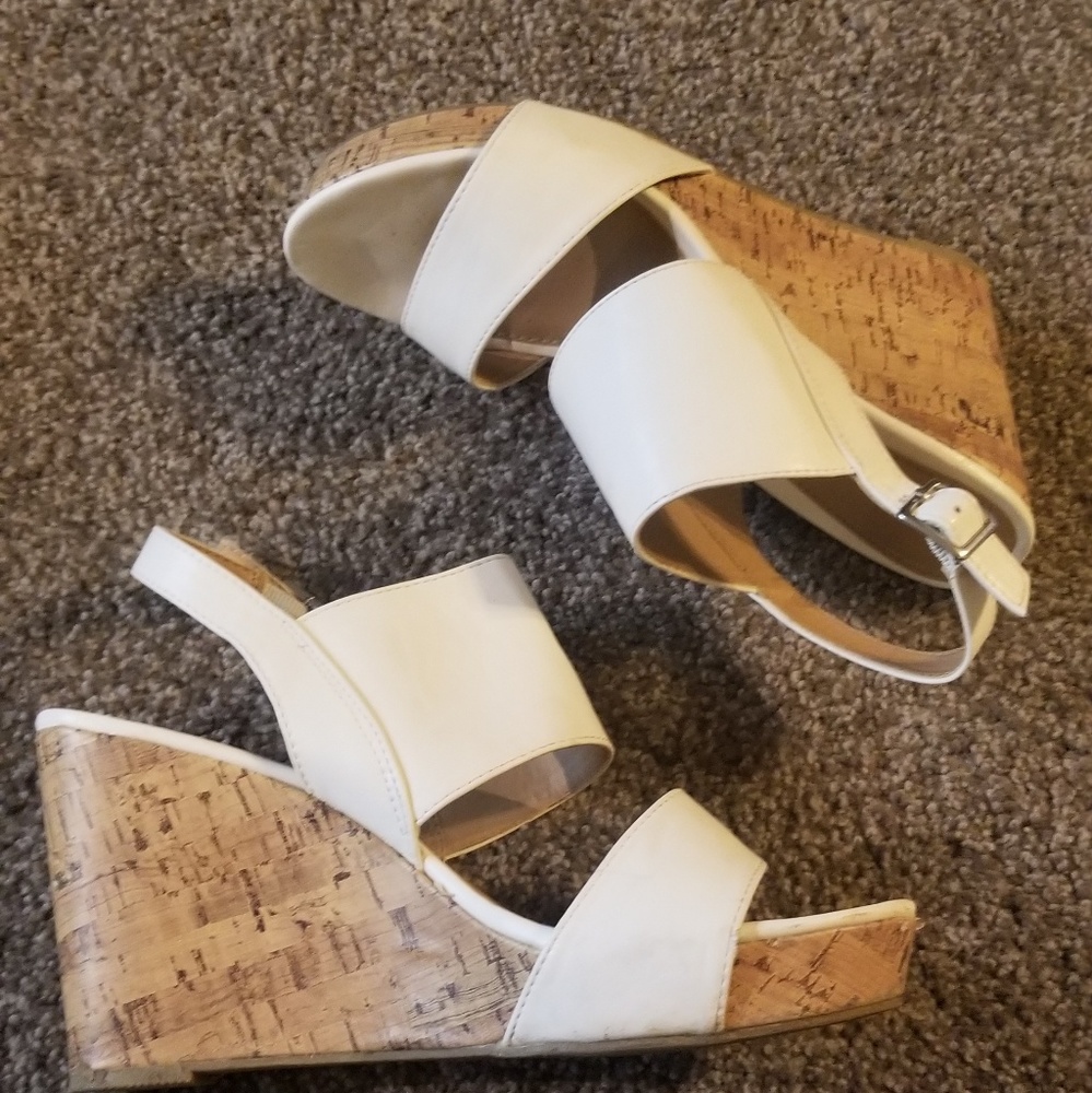 White wedges size 9.5